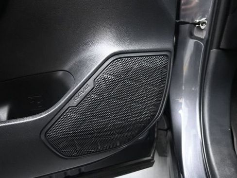 Used 2025 Toyota RAV4 Limited FWD image 29