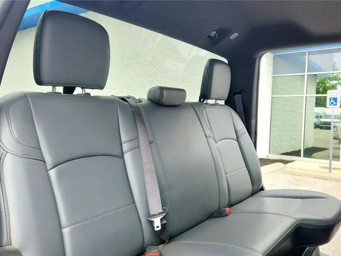 Used 2021 RAM 3500 Tradesman w/ Chrome Appearance Group AWD/4WD image 30