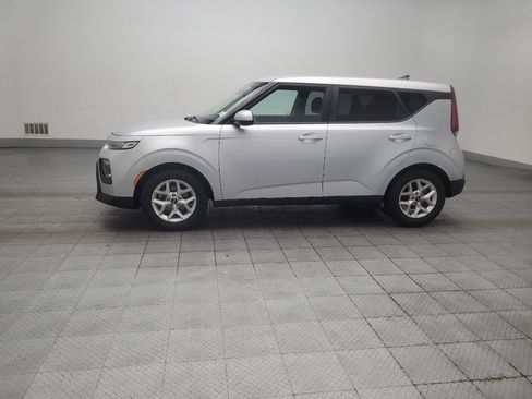 Used 2020 Kia Soul S FWD image 2
