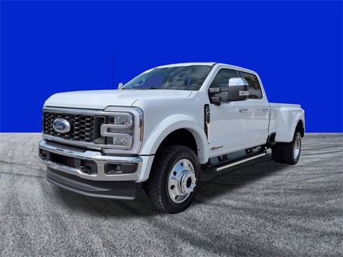 Certified 2026 Ford F450 Lariat w/ Chrome Package image 8