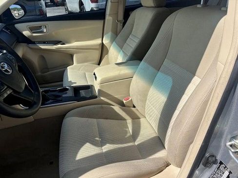 Used 2017 Toyota Camry LE FWD image 7