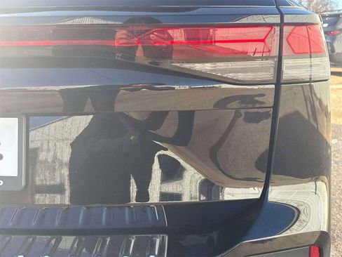 New 2026 Volkswagen Tiguan SE FWD image 9