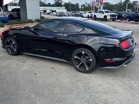 Used 2018 Ford Mustang Coupe RWD image 6