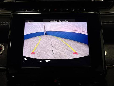 Used 2023 Jeep Grand Cherokee Laredo w/ Luxury Tech Group I image 9