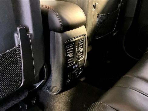 Used 2019 Jeep Grand Cherokee Limited w/ Luxury Group II AWD/4WD image 35