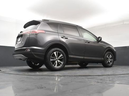 Used 2018 Toyota RAV4 XLE AWD/4WD image 24