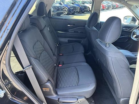 Certified 2022 Nissan Pathfinder SV w/ SV Black Package FWD image 16