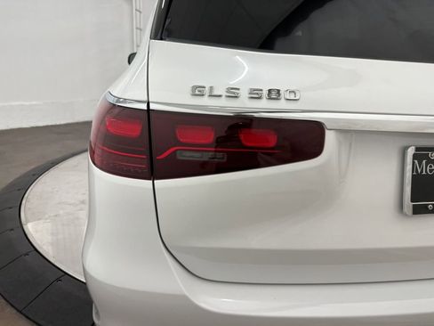 New 2026 Mercedes-Benz GLS 580 4MATIC image 33