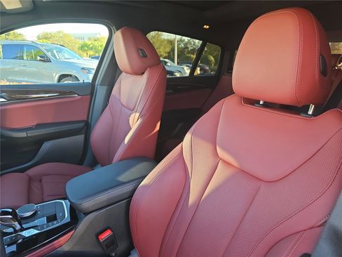 Used 2024 BMW X4 xDrive30i image 16