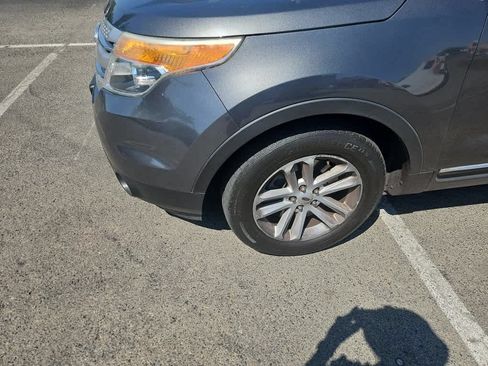 Used 2015 Ford Explorer XLT w/ Equipment Group 202B FWD image 3