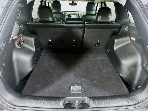 Used 2023 Jeep Cherokee Altitude Lux image 28