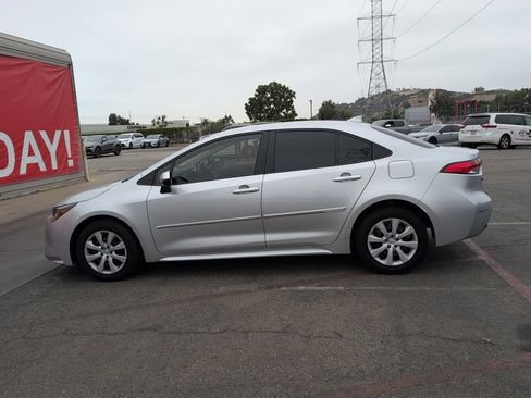 Used 2026 Toyota Corolla LE w/ Carpet Mat Package (TMS) FWD image 8