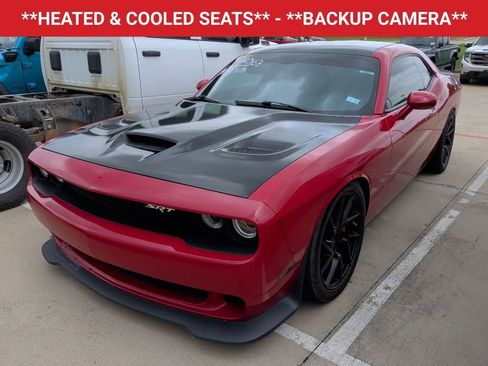 Used 2016 Dodge Challenger SRT Hellcat image 3