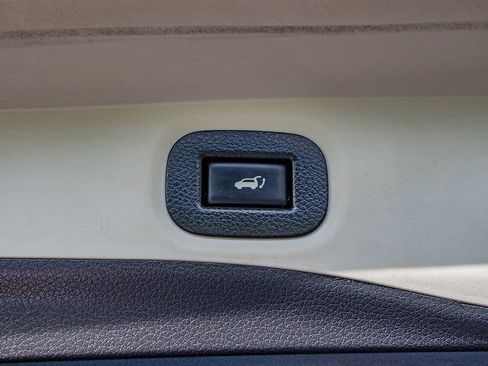 Used 2018 Nissan Rogue SV AWD/4WD image 30