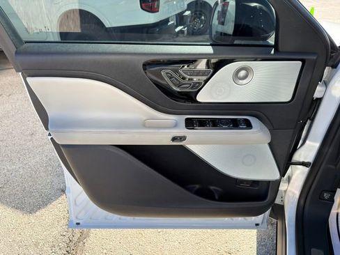 Used 2025 Lincoln Aviator Reserve w/ Equipment Group 201A image 23