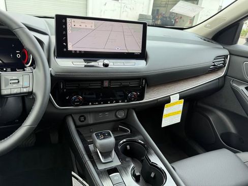New 2026 Nissan Rogue Platinum AWD/4WD image 21