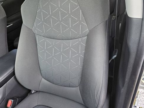 Used 2021 Toyota RAV4 XLE w/ Convenience Package AWD/4WD image 14