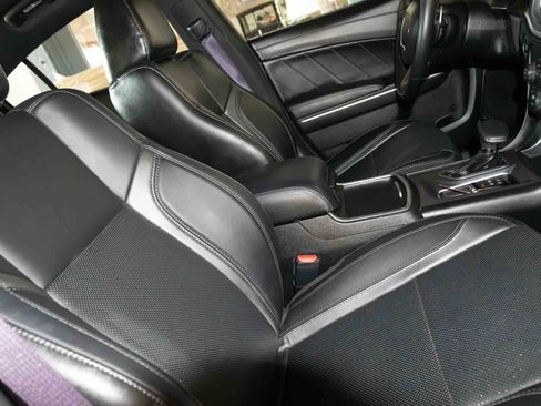 Used 2019 Dodge Charger SXT w/ Plus Group image 18