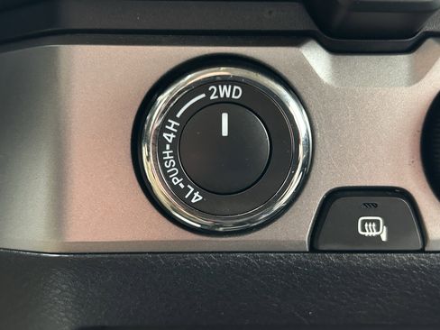 Used 2022 Toyota Tacoma SR AWD/4WD image 29