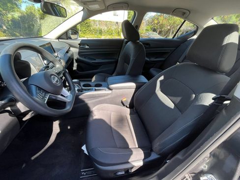 Used 2025 Nissan Altima 2.5 SV FWD image 25