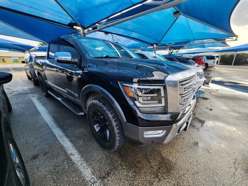 Used 2020 Nissan Titan Platinum Reserve w/ Moonroof Package RWD image 1