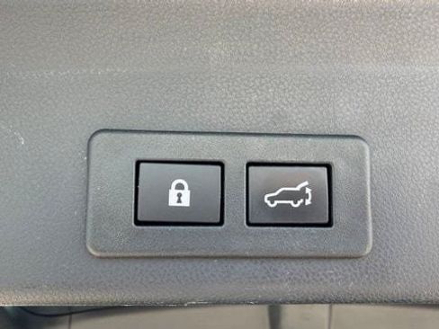 Used 2023 Subaru Ascent Touring AWD/4WD image 12