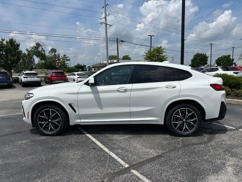 Used 2023 BMW X4 xDrive30i w/ M Sport Package AWD/4WD image 4