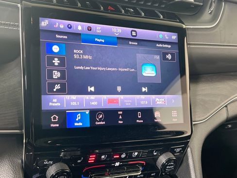 Used 2023 Jeep Grand Cherokee Overland image 15