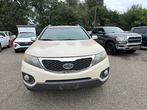 Used 2011 Kia Sorento EX w/ Premium Pkg FWD image 2