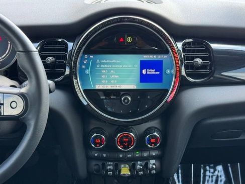 Certified 2024 MINI Cooper SE image 24