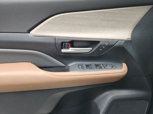 New 2026 Toyota Grand Highlander Platinum AWD/4WD image 21