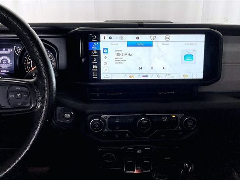 Used 2024 Jeep Gladiator Sport AWD/4WD image 5