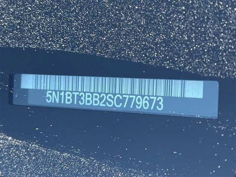 Certified 2025 Nissan Rogue SV image 29