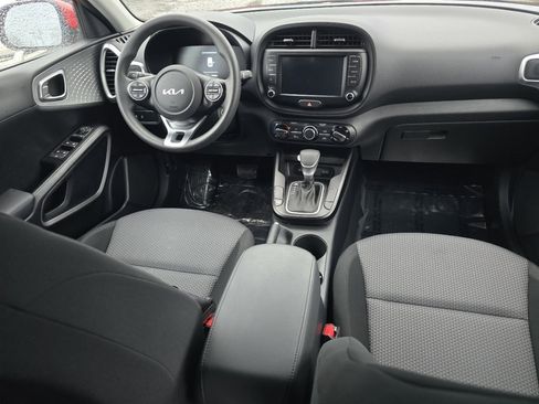 Used 2023 Kia Soul LX image 11