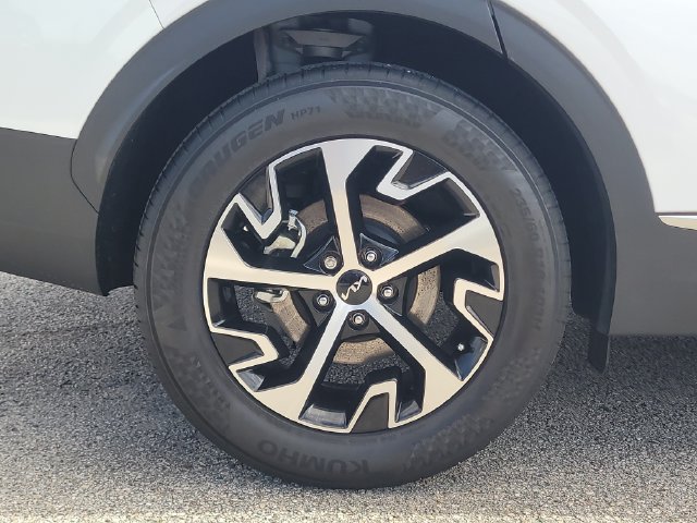 Used 2025 Kia Sportage EX w/ Premium Package FWD image 8
