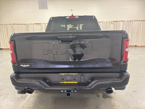 New 2026 RAM 1500 4x4 Crew Cab image 7