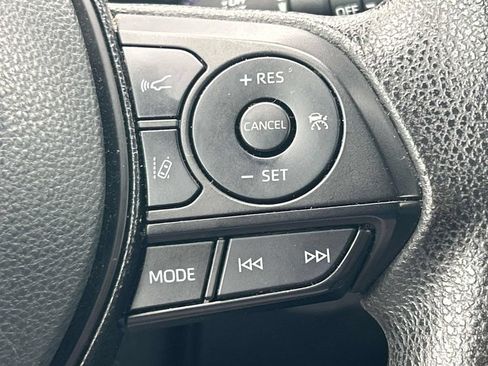 Used 2021 Toyota RAV4 XLE FWD image 30
