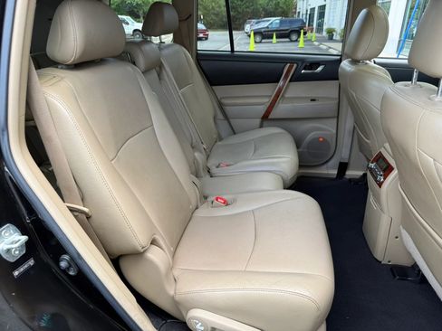 Used 2012 Toyota Highlander Limited w/ Tow Pkg AWD/4WD image 22