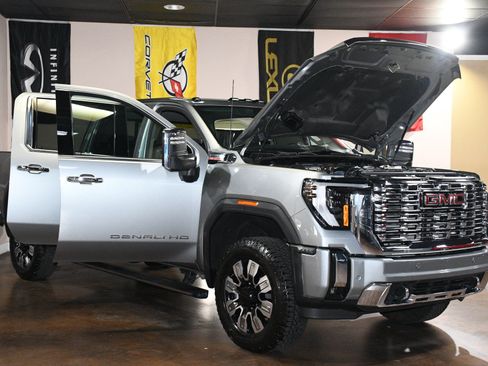 Used 2024 GMC Sierra 2500 Denali w/ Denali Reserve Package AWD/4WD image 89