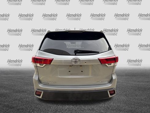 Used 2017 Toyota Highlander Limited image 9