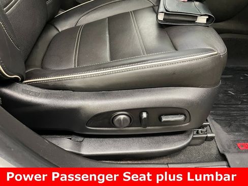 Certified 2019 GMC Acadia Denali w/ Technology Package image 12