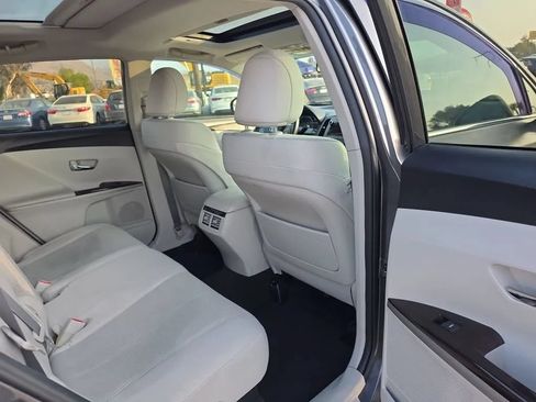 Used 2010 Toyota Venza FWD image 15