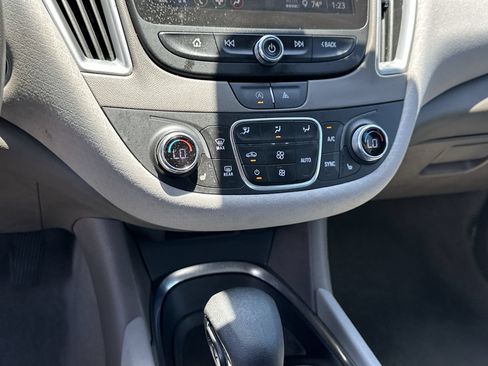 Used 2023 Chevrolet Malibu LT FWD image 23