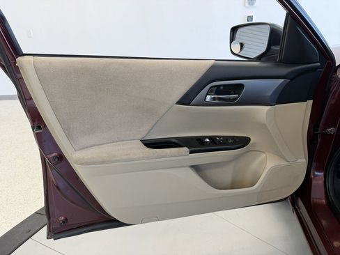 Used 2013 Honda Accord LX image 12