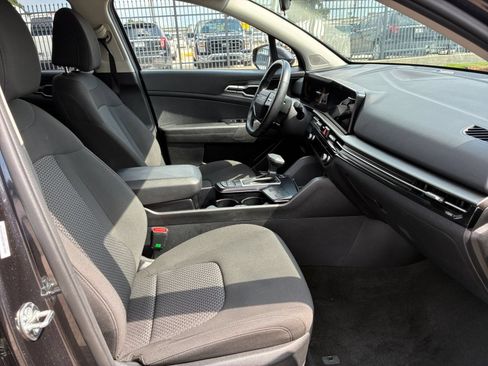 Used 2026 Kia Sportage LX FWD image 31