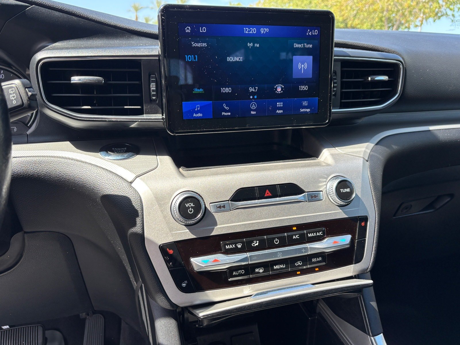Used 2022 Ford Explorer XLT w/ Equipment Group 202A AWD/4WD image 14