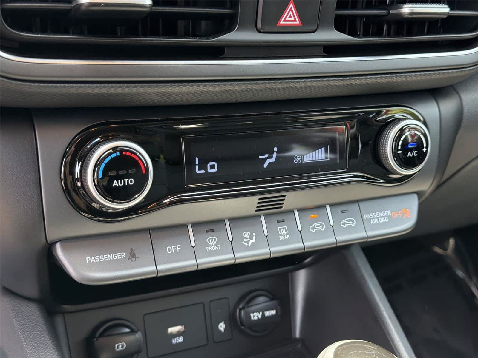 Used 2023 Hyundai Kona Limited AWD/4WD image 38