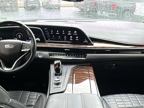 Used 2023 Cadillac Escalade Sport Platinum w/ LPO, ONYX Package image 10