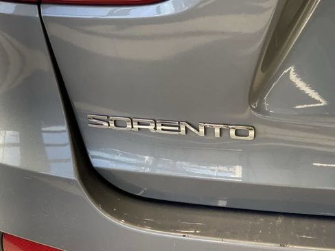 Used 2020 Kia Sorento LX AWD/4WD image 11