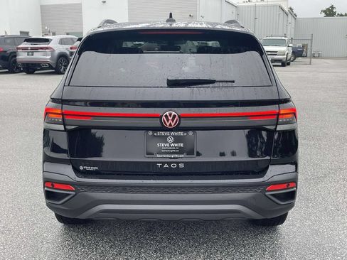 New 2026 Volkswagen Taos SE FWD image 6